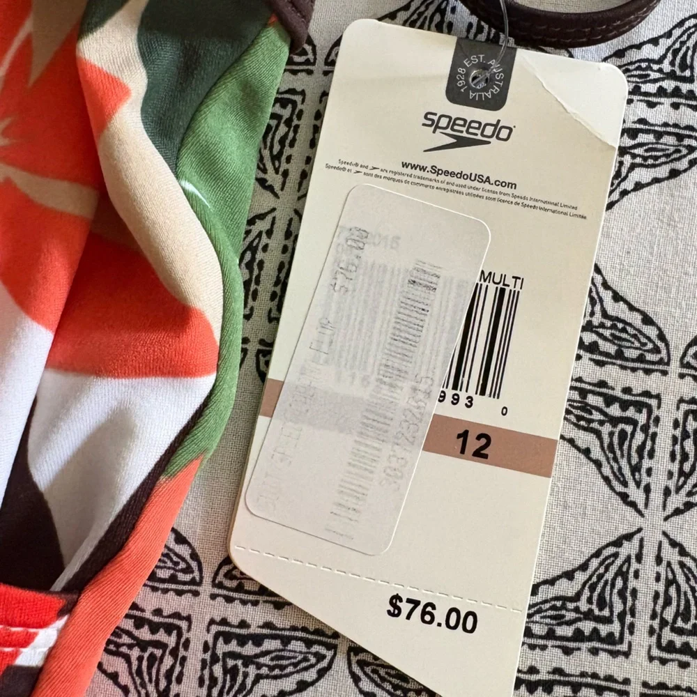 NWT SPEEDO Bondi Beach One Piece size 12 - Picture 12 of 12